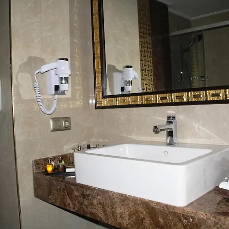 Liparis & Hotell Kumkuyu